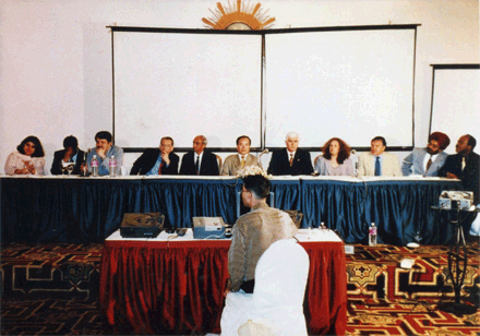 GS, TS Nguyễn Xuân Cương chủ tọa tại Hội nghị Quốc tế tại Ấn Độ năm 2000